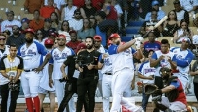 Béisbol ⚾️ Día de Leyendas : RD derrota a Puerto Rico 5 carreras por 4