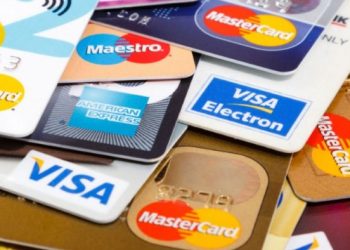 Tener varias tarjetas de crédito y extracréditos afecta en un 10 % su score financiero