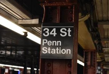 «Tengo miedo del metro», las declaraciones de la esposa de hombre brutalmente golpeado en NY