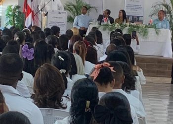 Inafocam e ITEROM Gradúan Maestros de la Regional 13-00