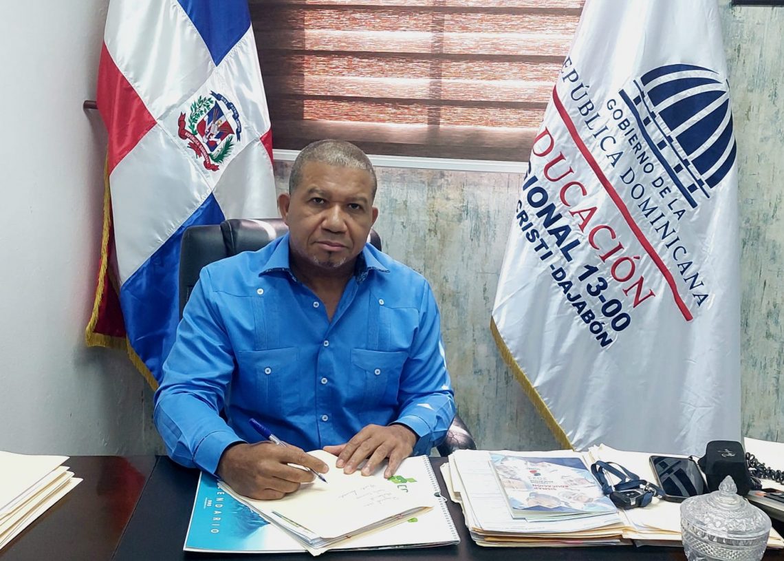 Regional 13-00 Montecristi llama a padres a enviar hijos a la escuela mañana martes en rechazo a paro de ADP