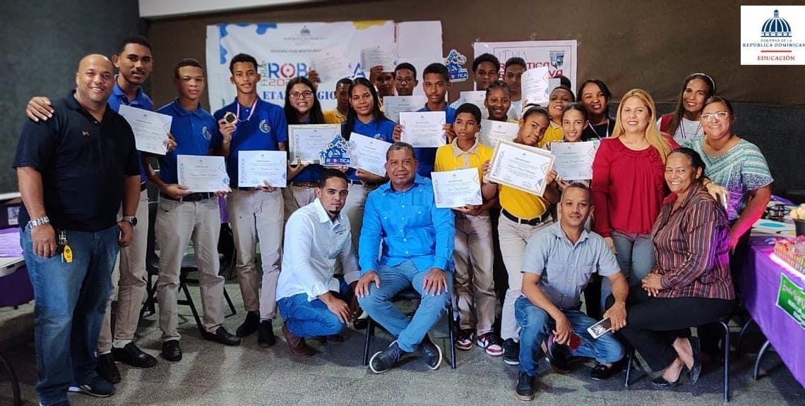 Regional 13-00 Realiza Feria Regional de Robótica Educativa 2024