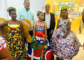 ESTUDIANTES DE LA REGIONAL 13-00 EXHIBEN SU TALENTO ARTÍSTICO EN LA MUESTRA REGIONAL EN ARTE