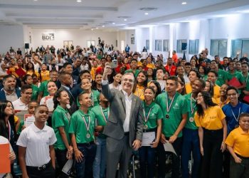 Seis Estudiantes de la Regional 13-00, Son Reconocidos en el Mérito Estudiantil 2024