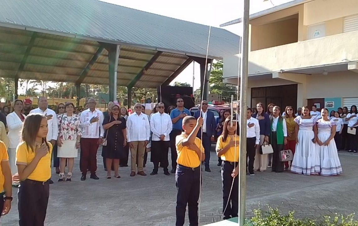 Con gran entusiasmo y una gran participación masiva de estudiantes dio inicio él años escolar 2024-2025 en la Regional 13-00