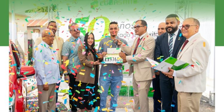 COOPSANO PREMIA LA FIDELIDAD DE SUS SOCIOS CON LA ENTREGA DE UN SEGUNDO VEHÍCULO CERO KILÓMETROS EN ESPERANZA